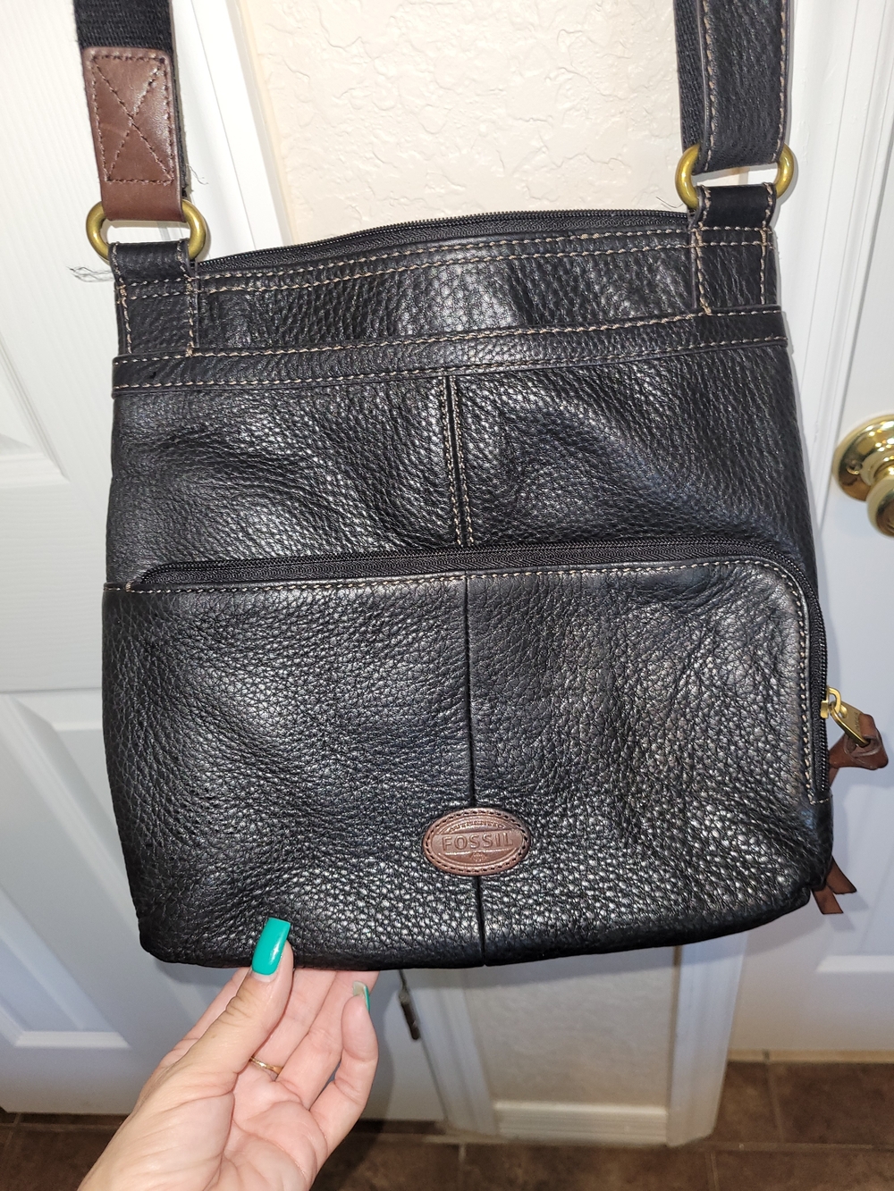 Fossil Black Pebbled Leather Messenger Crossbody